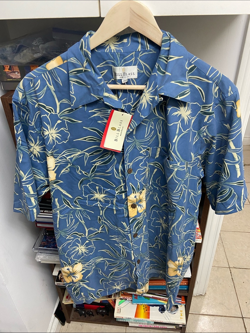 Vintage Bill Blass Blue Floral Short-Sleeve Camp Shirt with Cream Accents